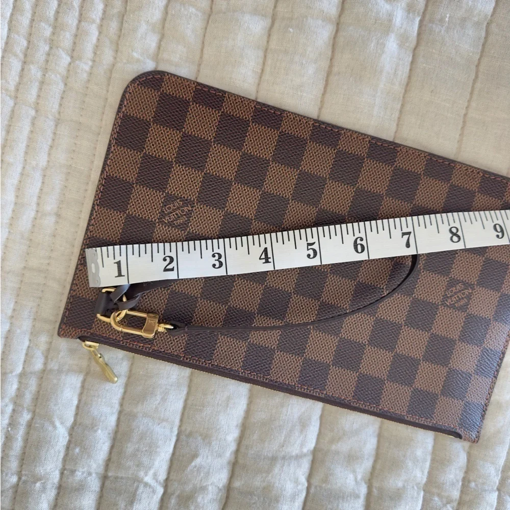 NWOT Authentic Louis Vuitton Authentic Damier Ebene Pouch Wristlet Wallet